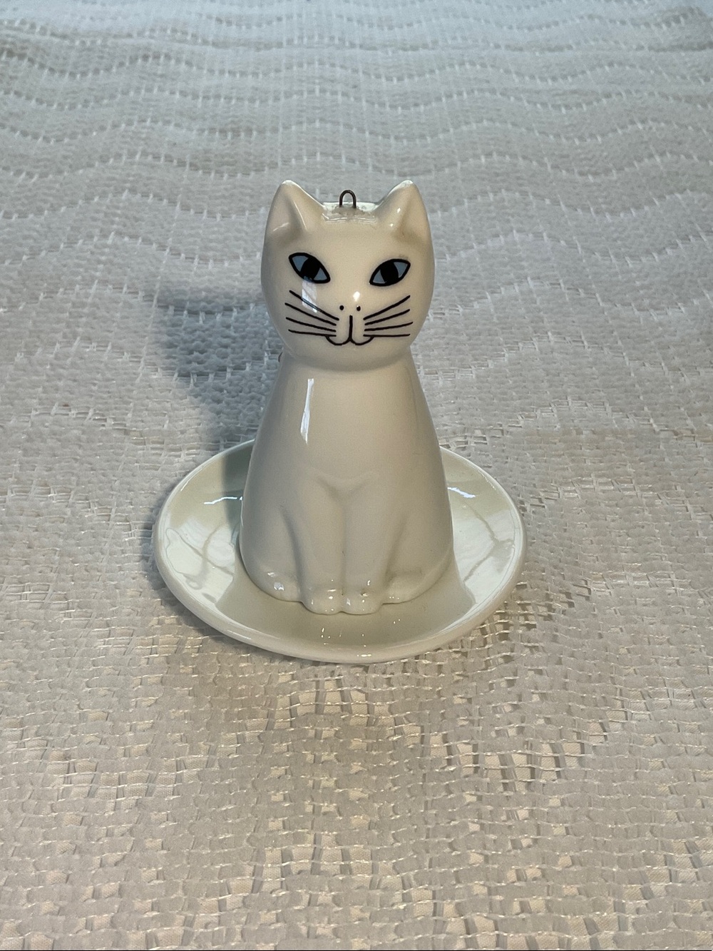 White Ceramic Cat Bell Holder Dish - Brand Unspecified